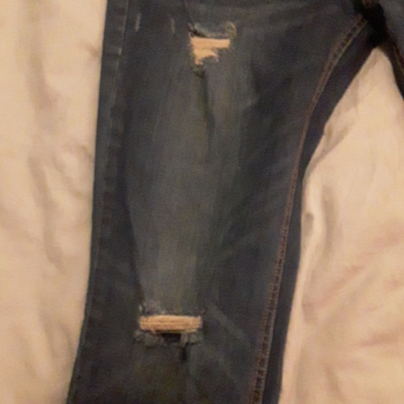 Like new 'distressed' dark wash boyfriend jeans - Picture 3 of 5